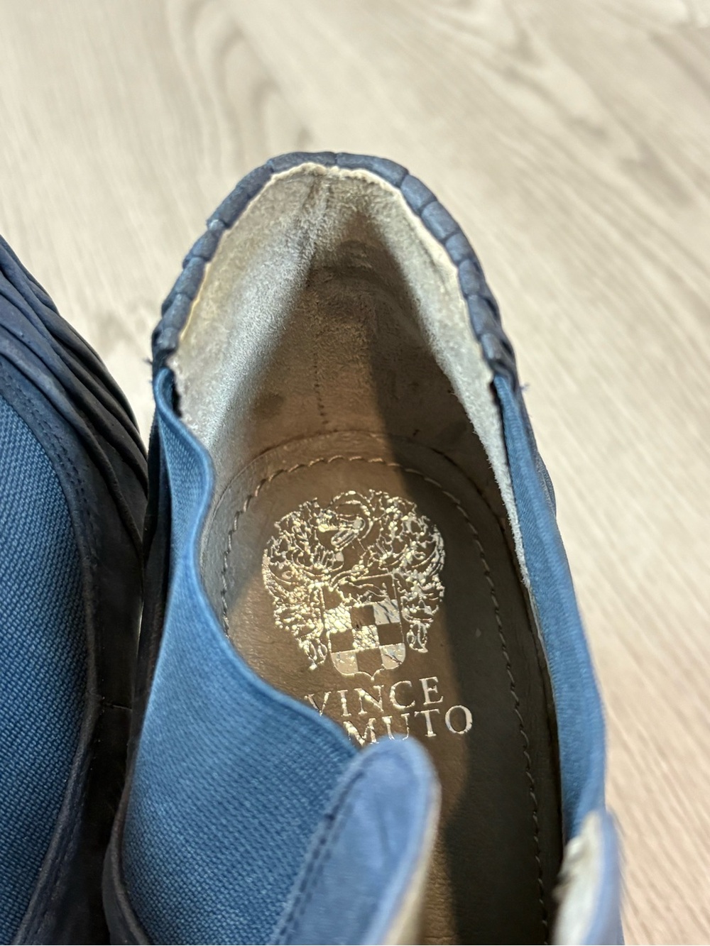 Vince Camuto Navy Leather Ruched Ankle Booties - Picture 5 of 6